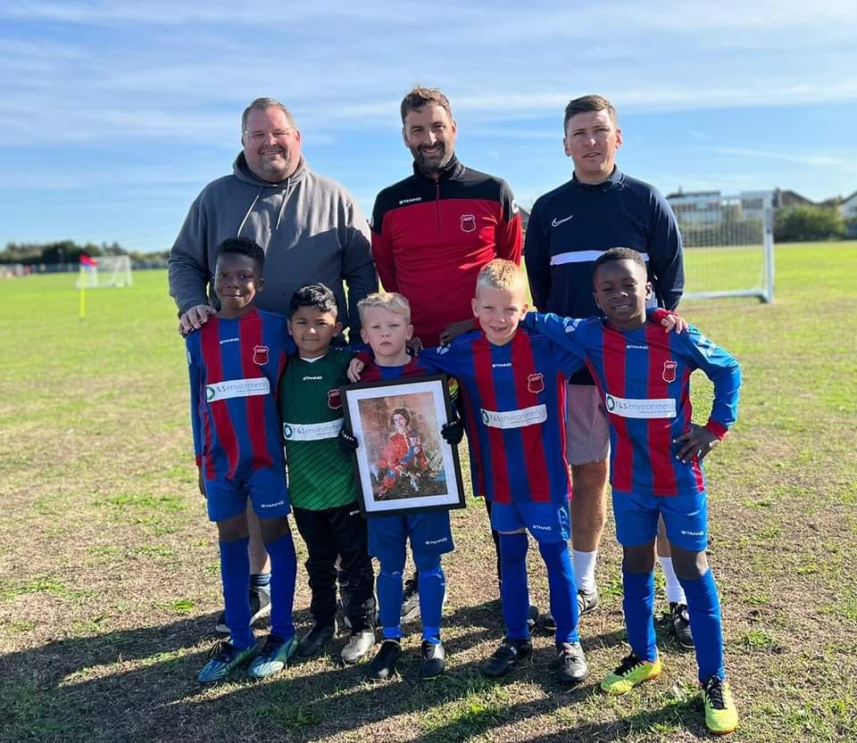 Essex Comets YFC football team and coaches image