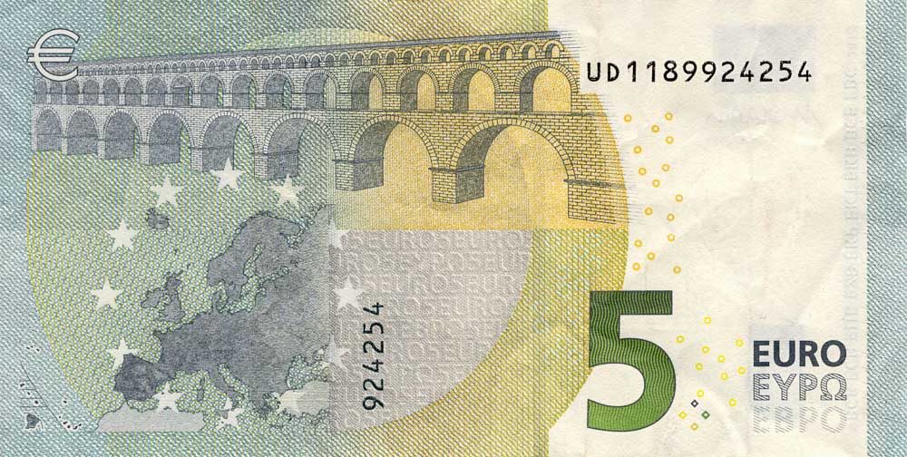 5 Euro banknote of the second series with a horizontal and vertical serial number